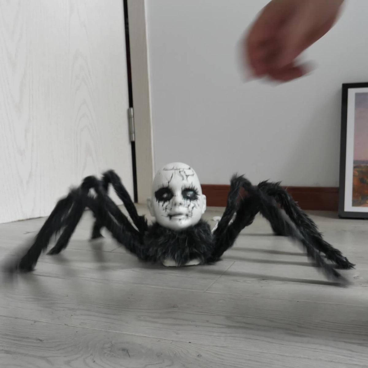 Halloween Baby face spider electric induction voice controlled horror walk toy