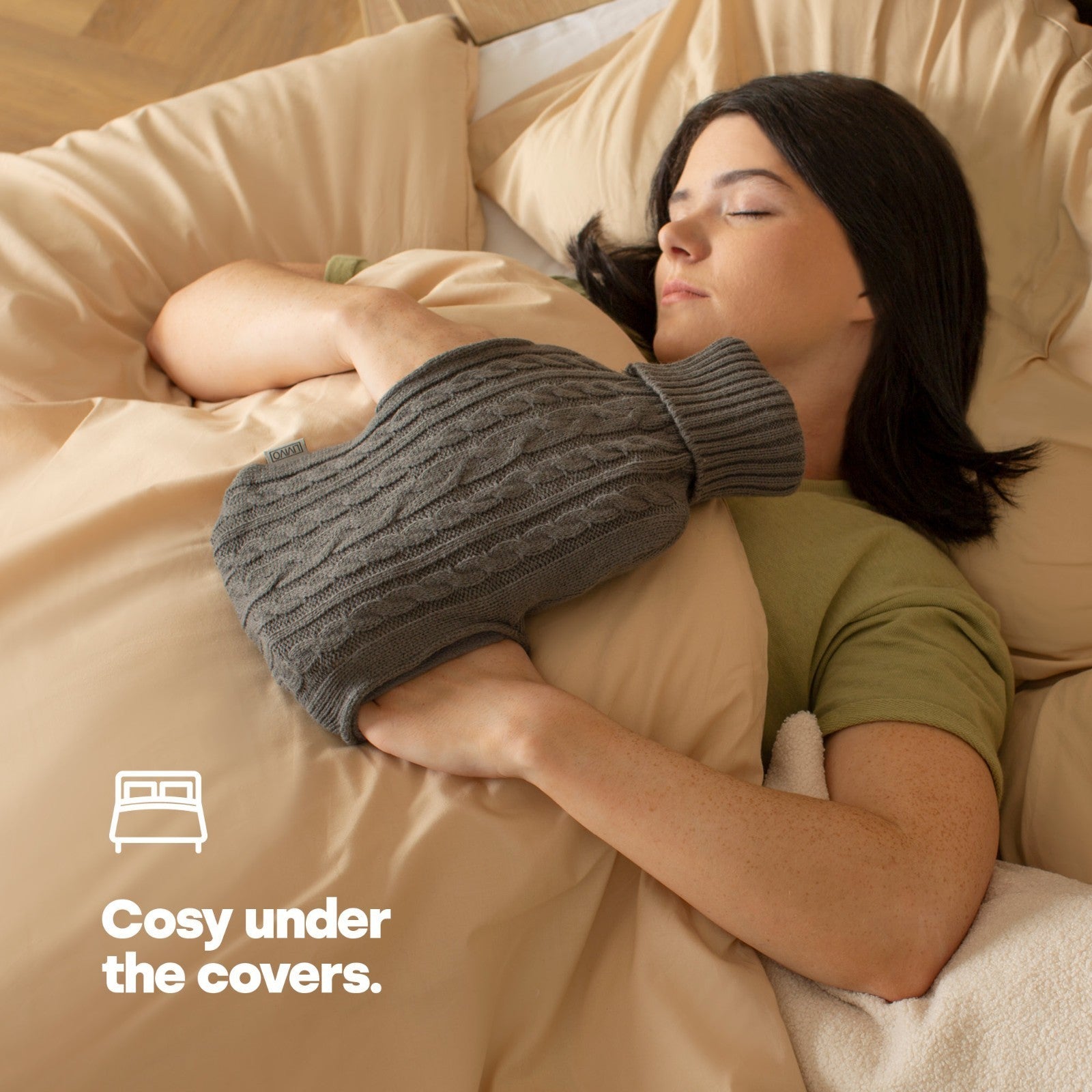 LIVIVO 2L Grey Knitted Hot Water Bottle with Insulating Cover and Pockets