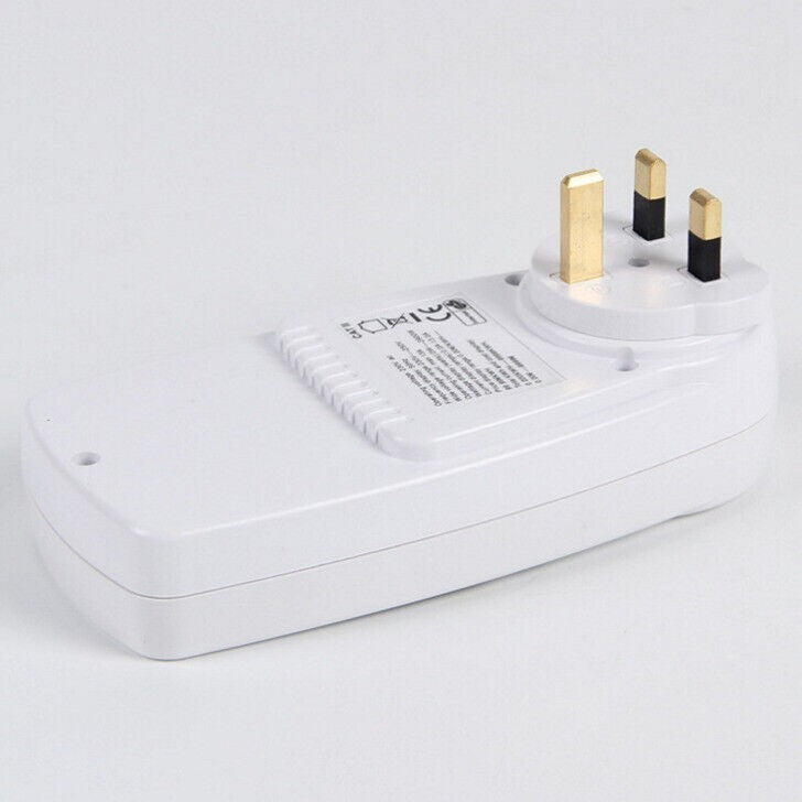 Electricity Usage Monitor Power Consumption Meter UK Plug In Watt Kwh Analyser