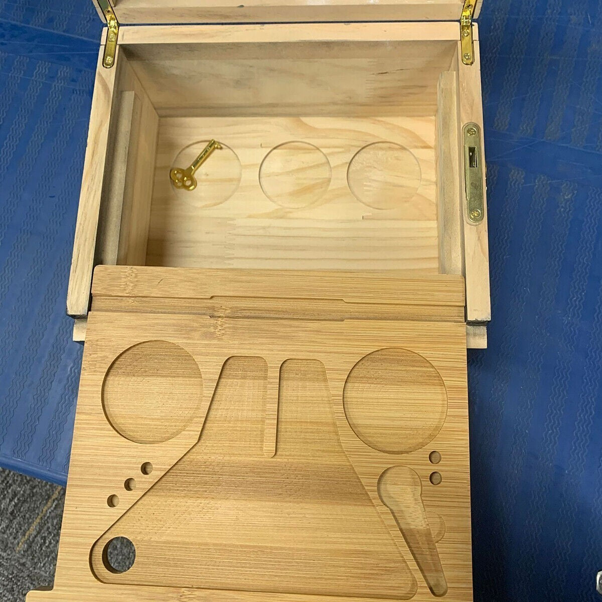 Bamboo Storage Chest with Movable Tray Wood Locking Stash Box Rolling Tray J0U6