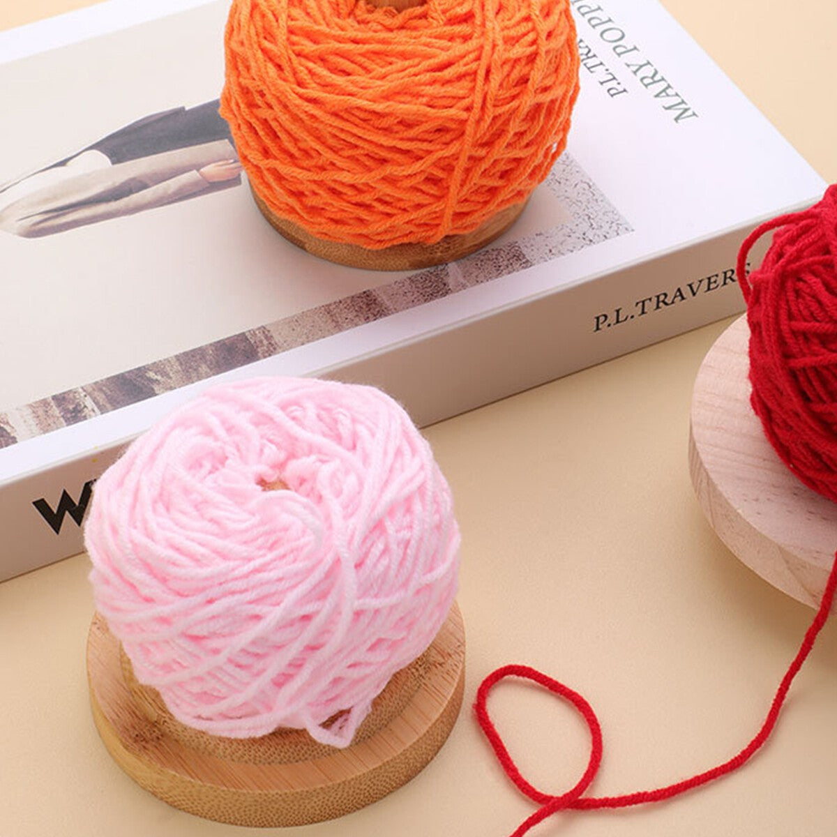 Wooden Yarn Holder Rotatable Bamboo Yarn Skein Spinner Revolving Knitting Tools