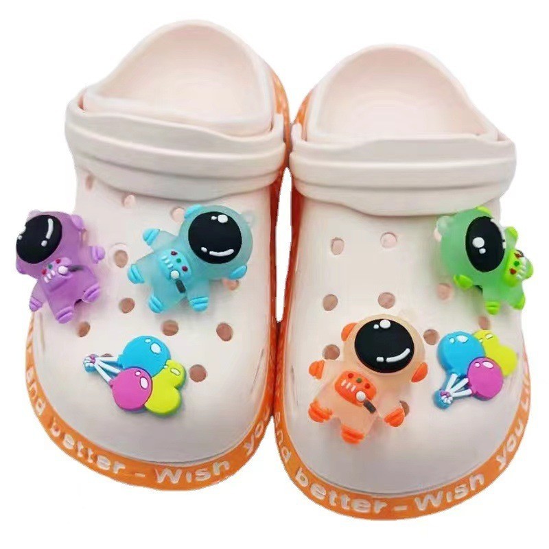 100pcs Cave Shoes Buckle Decoration PVC Soft Rubber DIY Accessories Cute Cartoon