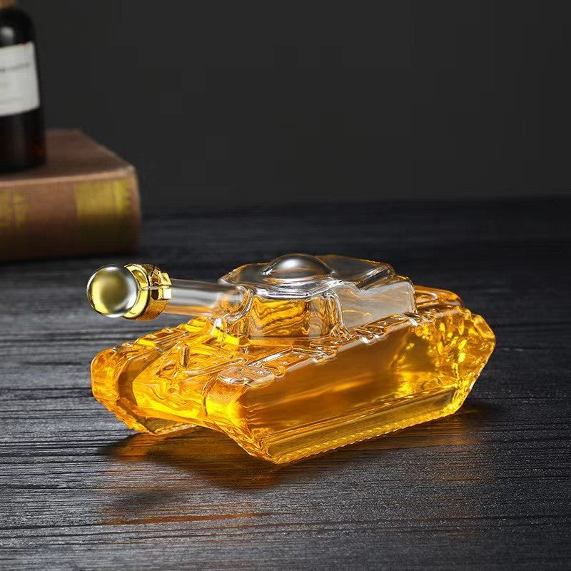 Tank-shaped Transparent Glass Wine Bottle for Red Wine and Whisky Decanter