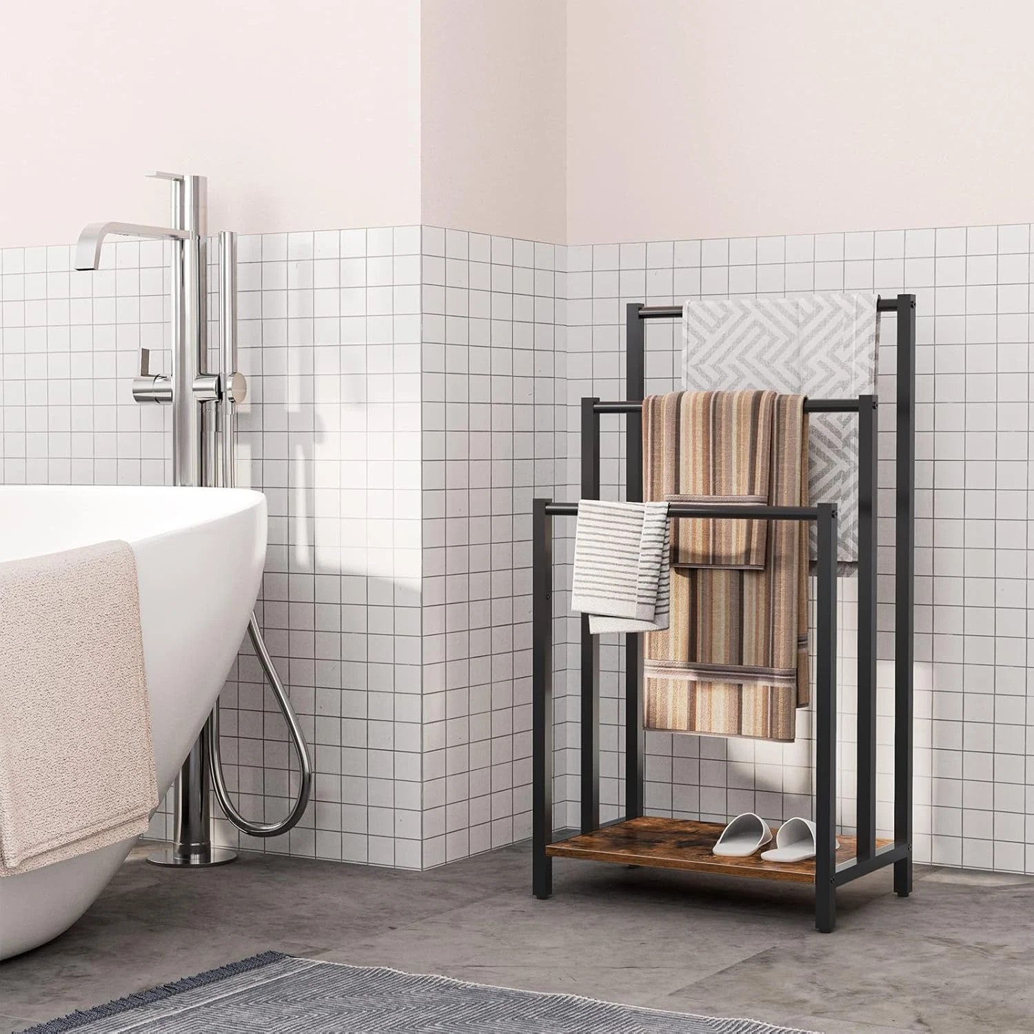 Freestanding Towel Rack Metal Blanket Rack Blanket Ladder Holder for Bathroom