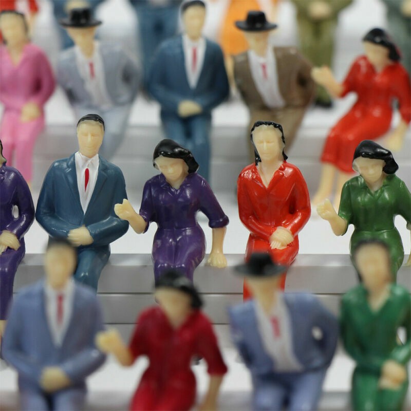 50pcs Model Train G scale Sitting Figures 1:25 Painted Seated People 7 Poses