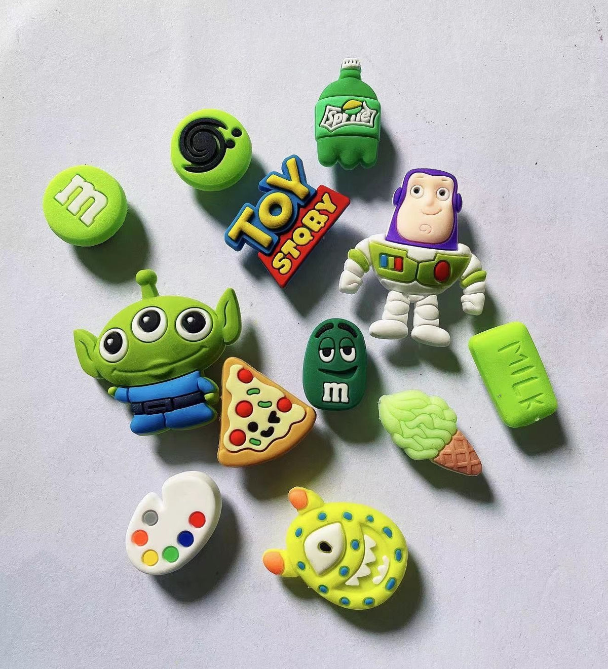 100pcs Cave Shoes Buckle Decoration PVC Soft Rubber DIY Accessories Cute Cartoon