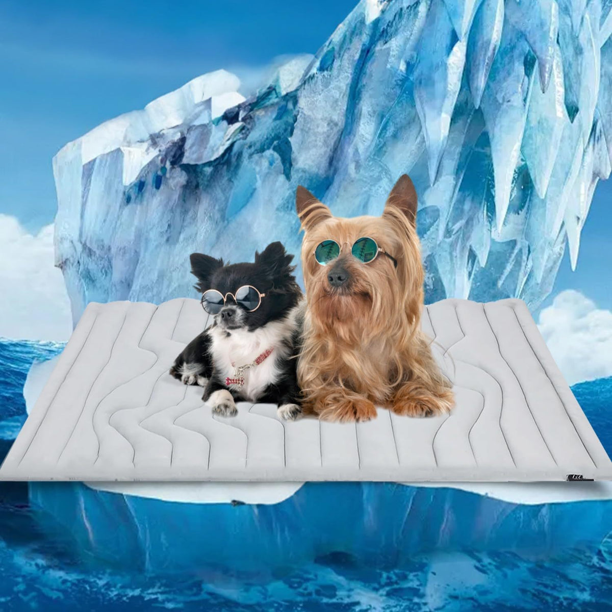*Dog Cooling Mat, Cool-Touch Ice Silk Pet Cooling Pad for Dogs and Cats.*