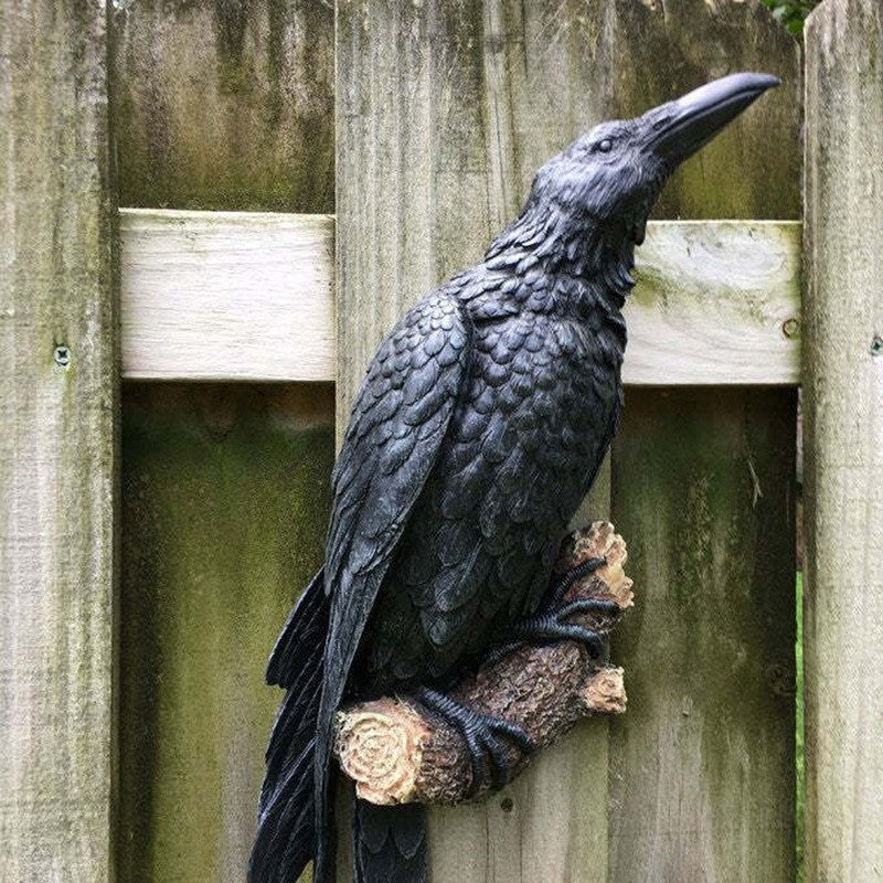 Gothic Raven Statue Crow Scavenger Bird Perching On Tree Stump 20cm Tall UK