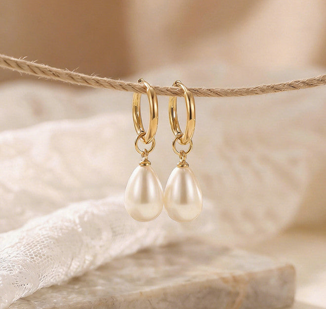 Luxurious wind Water Drop White Pearl Earrings Yellow Leverback
