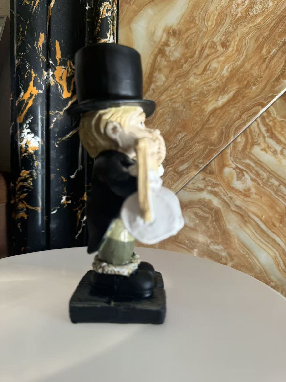 Funny Bathroom Toilet Manager Statue Handheld Sanitary Carton Resin Ornaments