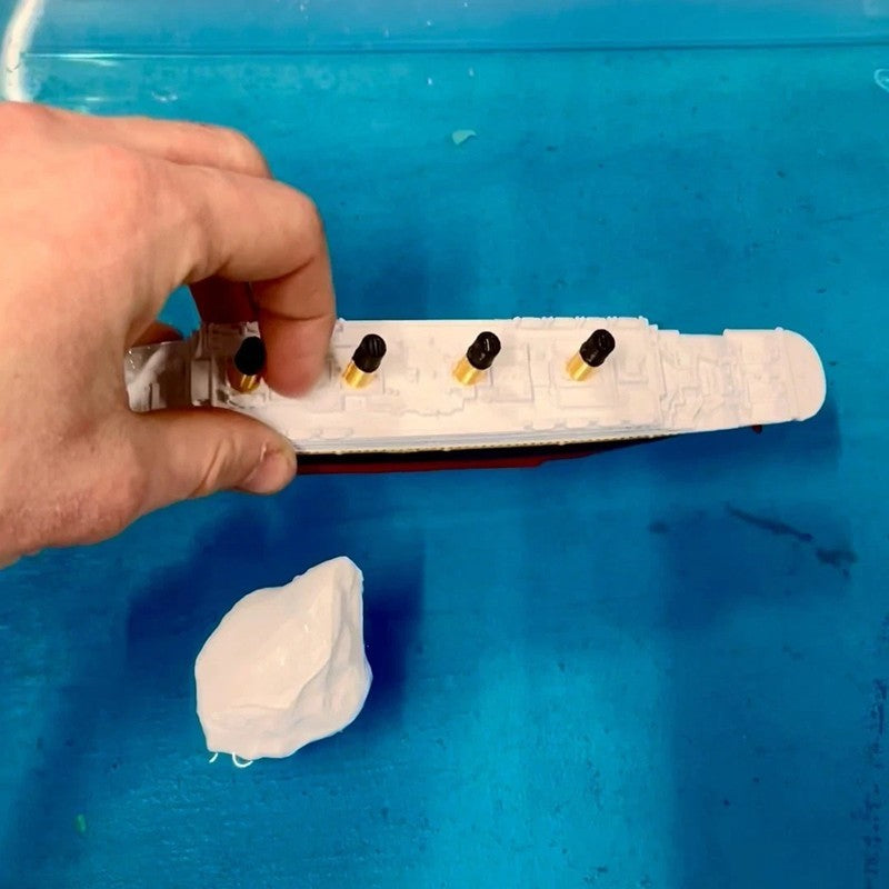 New Split In Half Titanic Bath Boat And Pool Toy, Break In Half RMS Titanic Toys