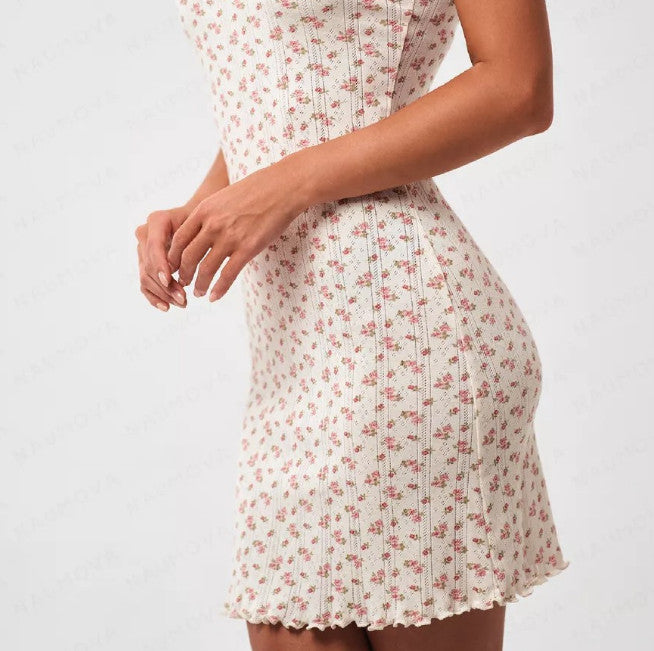 Floral Spaghetti-Strap Dress Innocent-Seductive Style Fresh & Sexy Nightgown