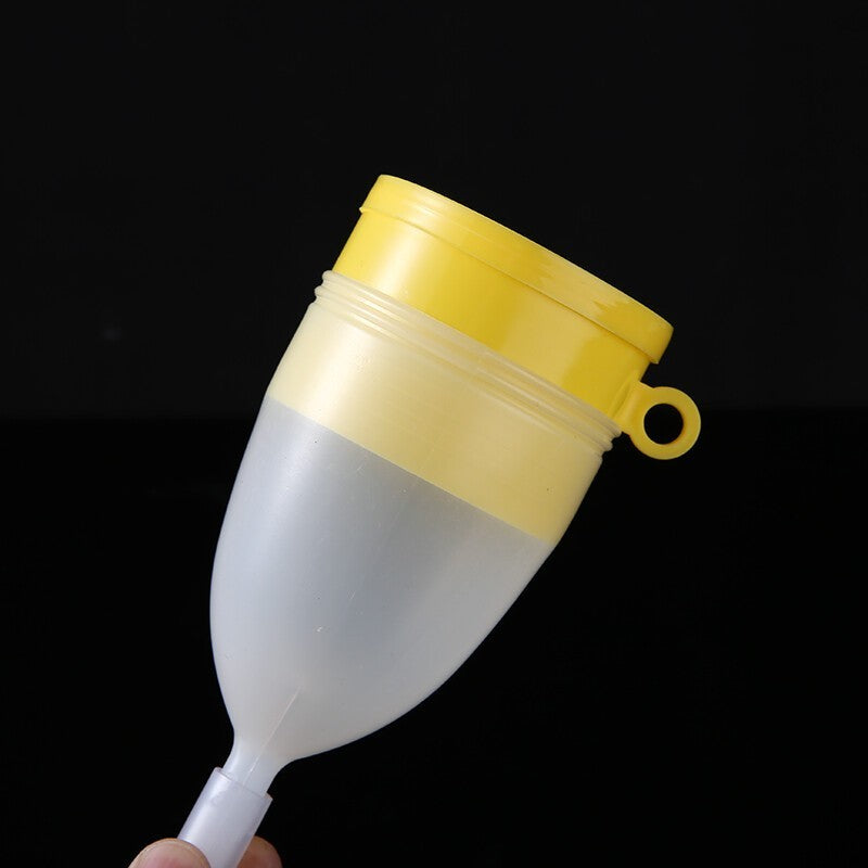 1700ML Outdoor Travel Trucker Male Bed Pee Urinal Drainage Container Bottle Hook