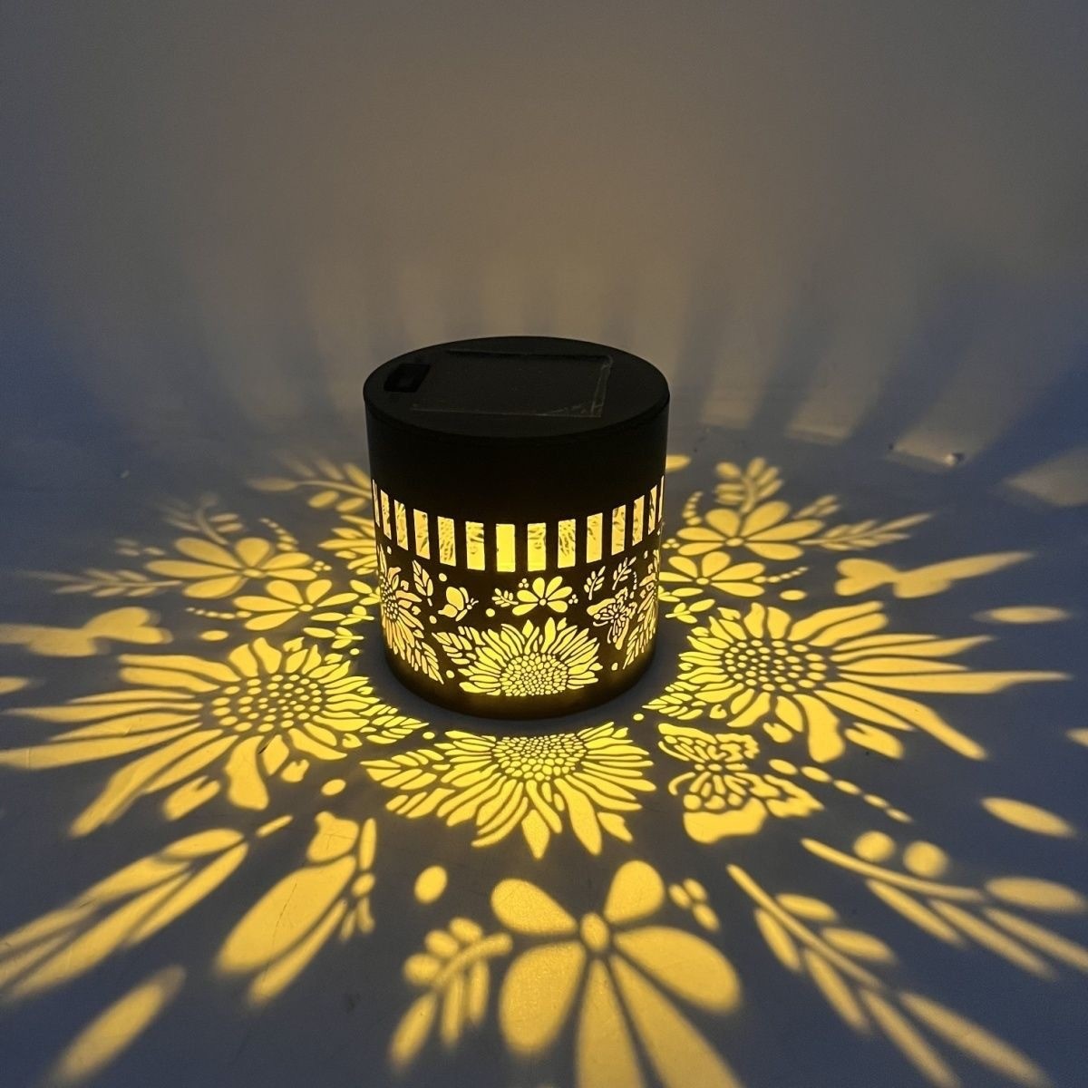 Solar*Mandala Wall Light Outdoor Garden Fence Projector Lamp Patio Ambient Decor
