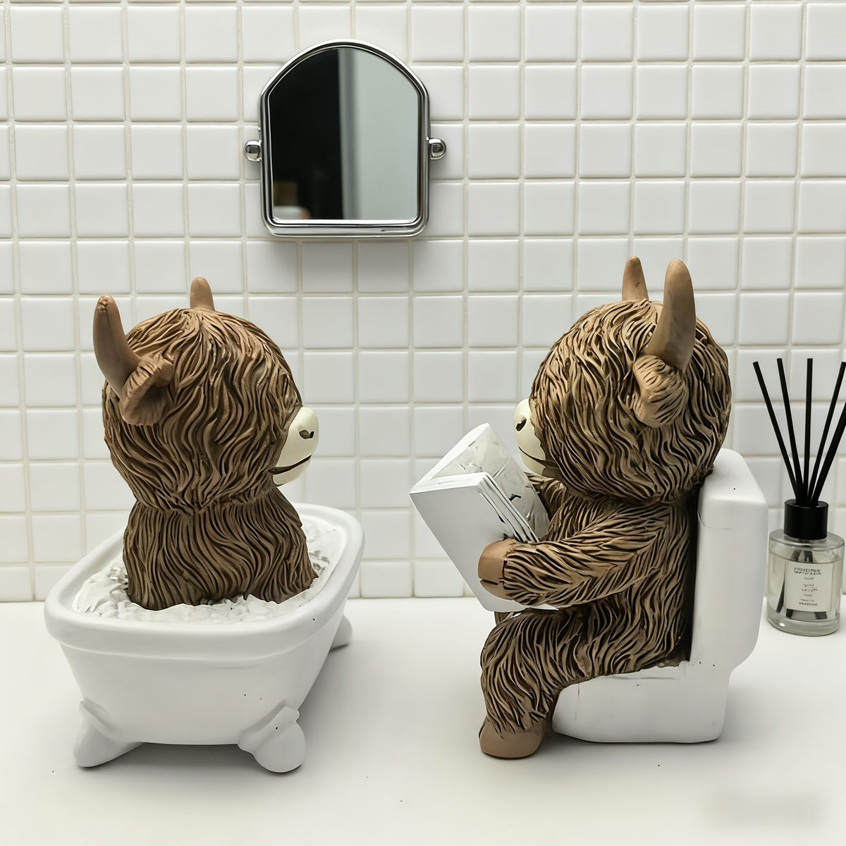 Figurine Ornament Resin Highland Cow Reading on Loo Home Decoration Gift Idea
