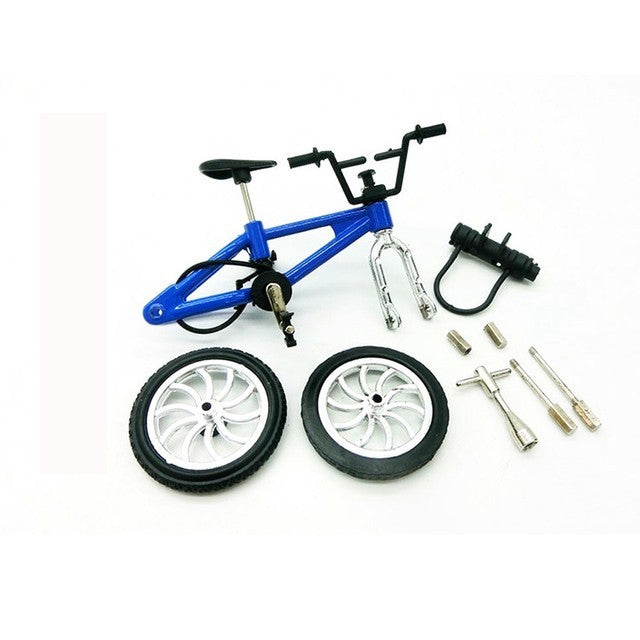 18 Pcs Mini Finger Scooter Bike Fingerboard Skateboard Two Wheels Toys Set Gift