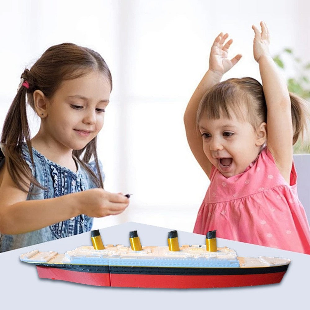 Split In Half Titanic Bath Boat And Pool Toy Break In Half RMS Titanic Toys New