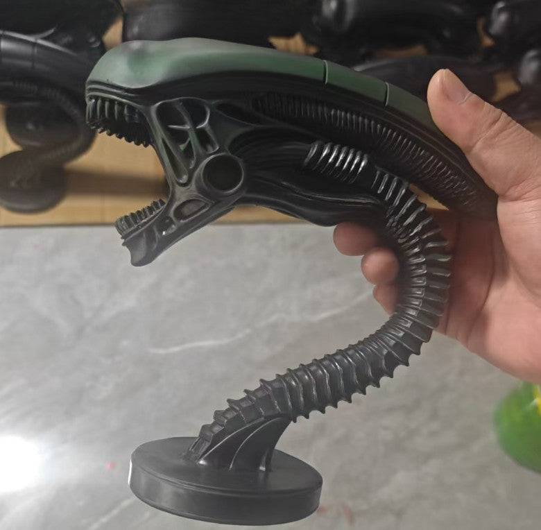 Alien Head Specimen Glow Table Lamp Xenomorph Aliens LED Lamp New Resin