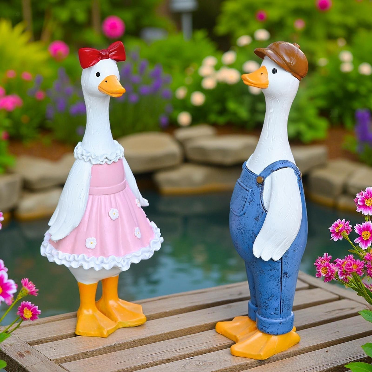 Garden Duck Statue Decor Creative Resin Duck Ornament for Lawn Outdoor Desk