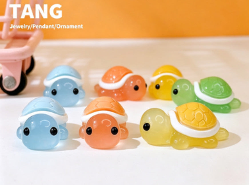 30 PCS Mini Resin Turtles Bright Decorative Ornaments for All Spaces