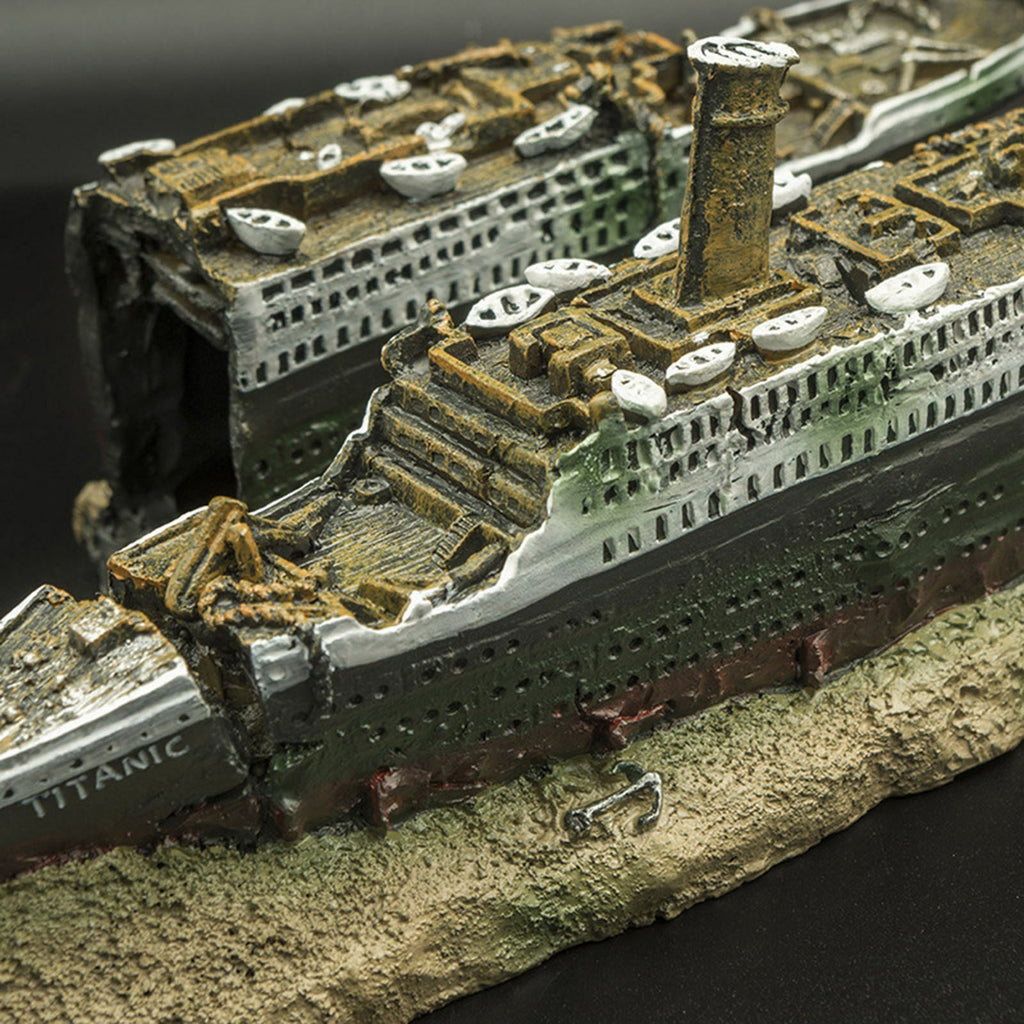 Aquarium Titanic Shipwreck Decorations Resin Material Ship Decorations，Fish Tank