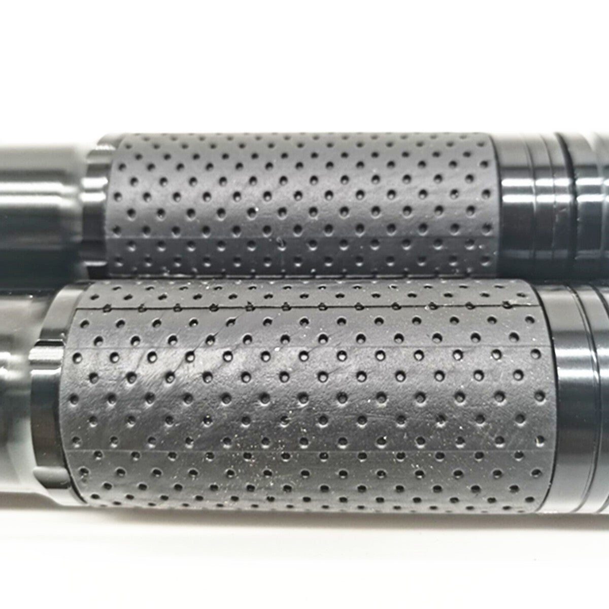 1 Pair Throttle Twist Tube CNC Hand Grip For Motorcycle 7/8in 22mm Handlebar