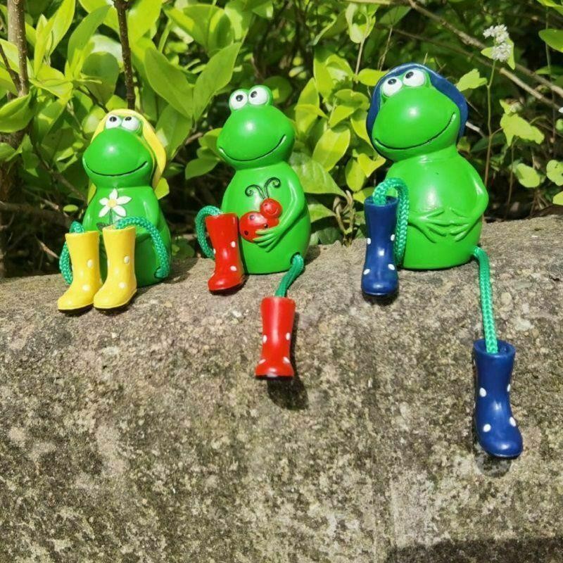 Set of 3 Outdoor Garden Ornaments Frog Sitting Toad Plant Pot Perchers