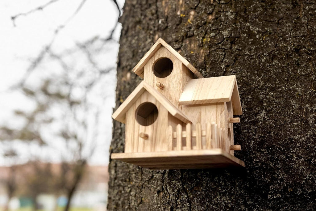 Wooden Garden Bird House Hanging Nesting Box Patio Decoration