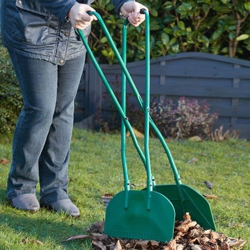 Long Handled Leaf Grabber Debris Collecting Rake Garden Leaves Collecting Scoops